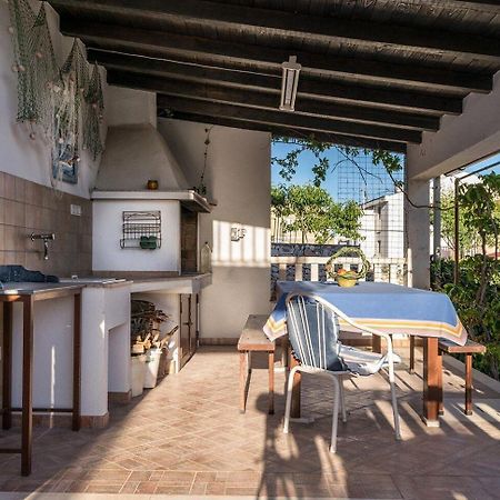 Apartments Brane - 100M From The Beach Трогір Екстер'єр фото